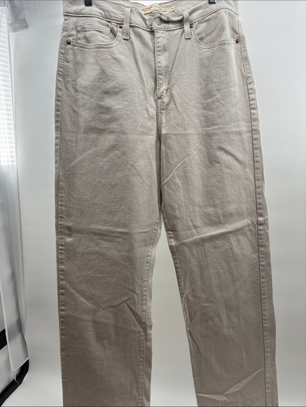 Levi's High-Rise Straight Jeans in Light Beige